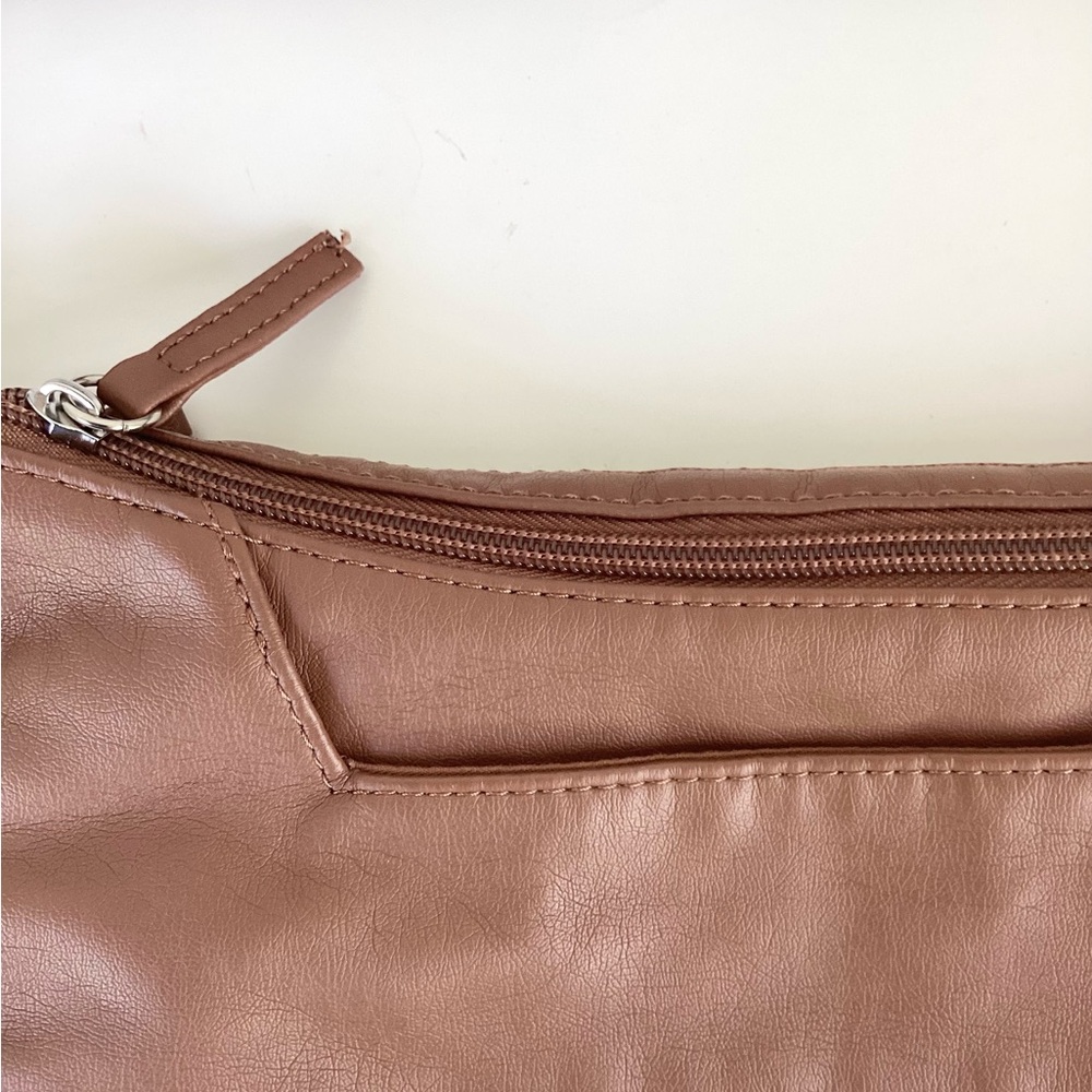 Bueno Bag Purse Brown Shoulder Adjustable Strap Zippers Pockets Leather - Picture 6 of 16